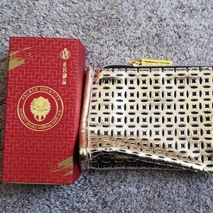 Palace Identity Gilt-gold Dragon Velvet Lipstick Bundle